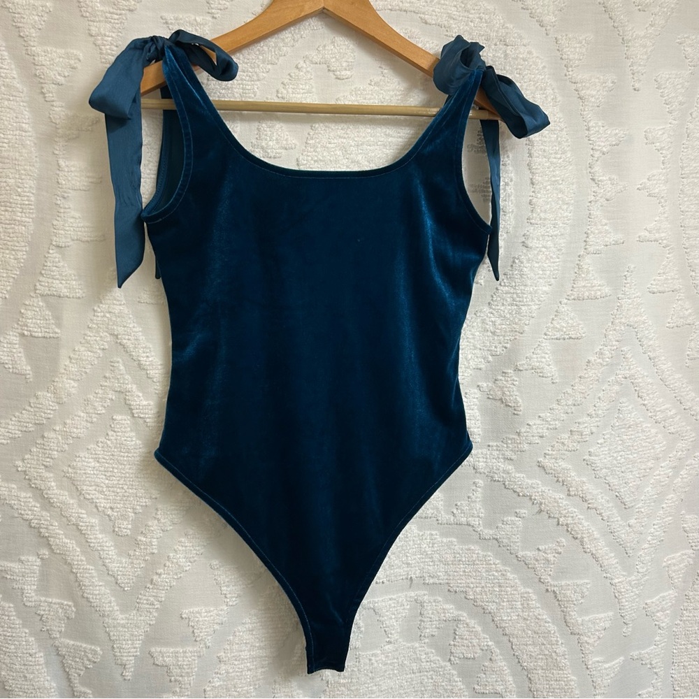 NWT Day + Moon Teal Satin Bow Shoulder Velvet Square Neck Bodysuit - Picture 5 of 11